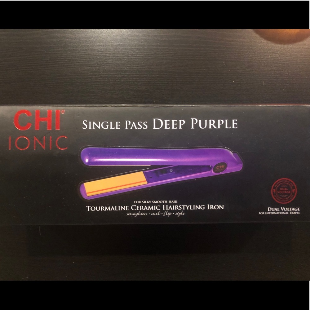 CHI ionic ceramic hair straightener